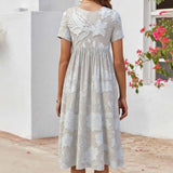 Zeitloses Rundhalskleid