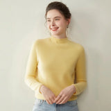 Locker sitzendes Kaschmir-Basic mit Stehkragen