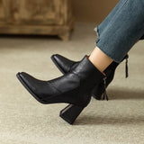 Livia Bequeme Lederstiefeletten mit Zehenkappe und Knöchelhöhe